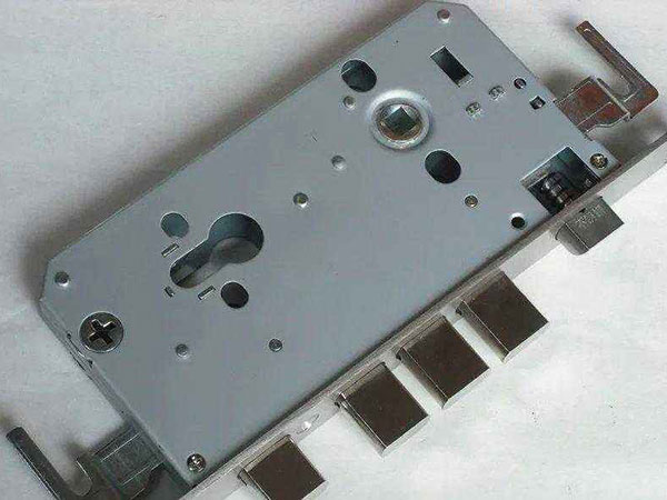 龙子湖24小时上门开锁公司