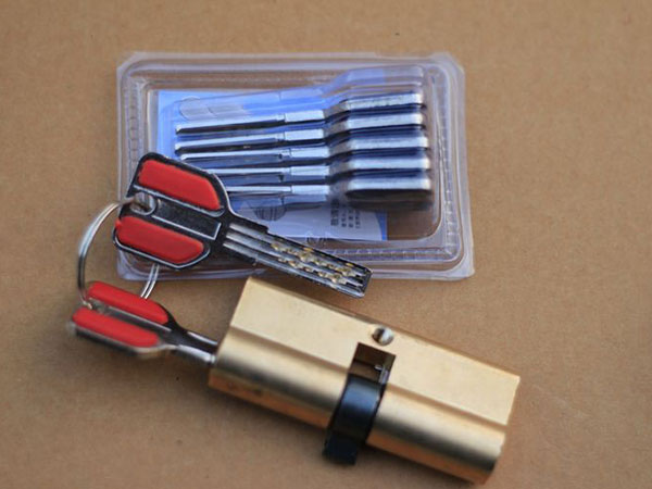 龙子湖24小时上门开锁公司