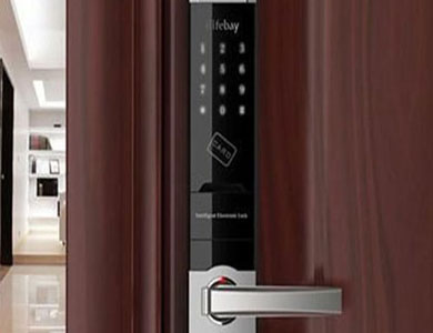 龙子湖24小时上门开锁公司